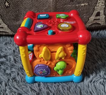 Baby cube d'éveil Vtech 14 fonctions interactives 6mois à 3ans