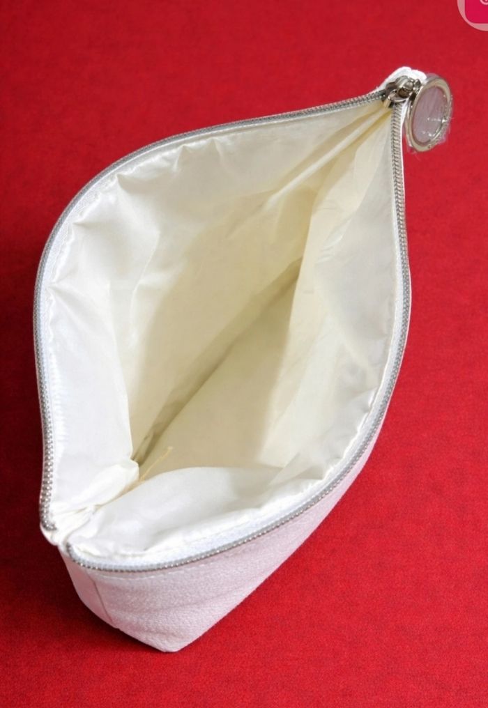 🪷 Maxi Trousse de toilette douce et élégante - Clarins - Neuve ⭐ - photo numéro 3