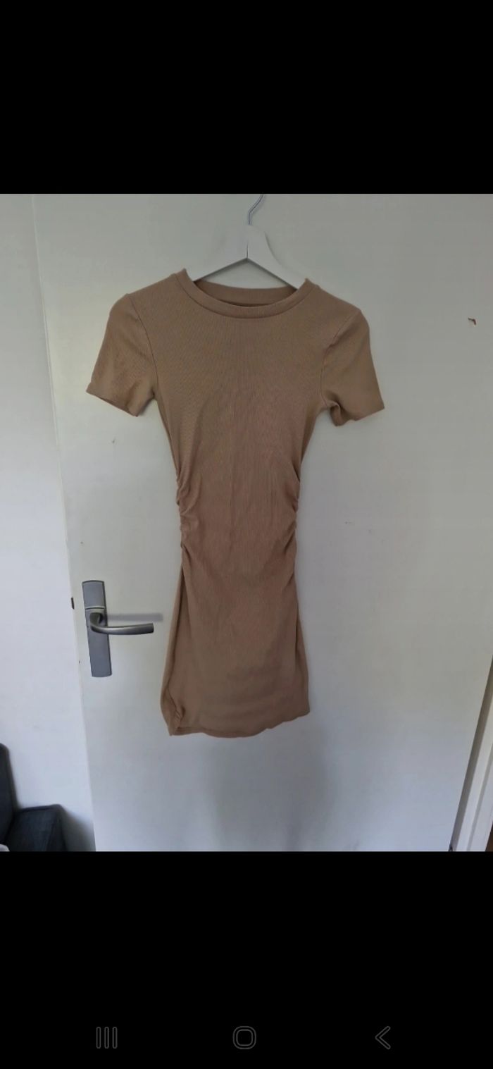Robe beige - photo numéro 3