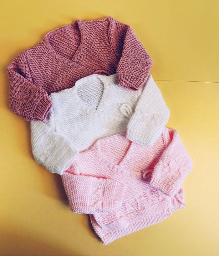 Brassière pour bébé fille neuf en maille tricot point mousse et torsades rose naissance 1-3 mois - photo numéro 2