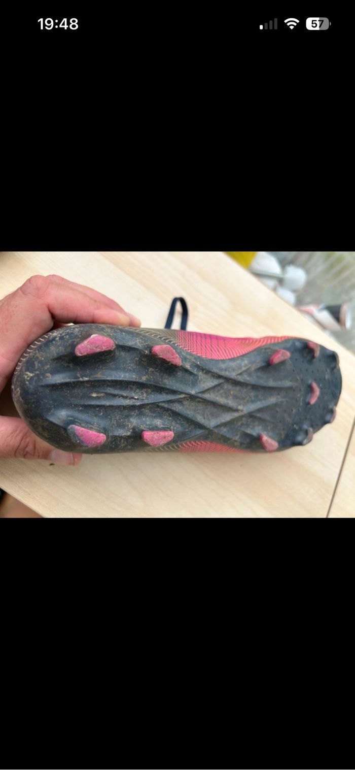 Crampon Puma  football taille 36 - photo numéro 4
