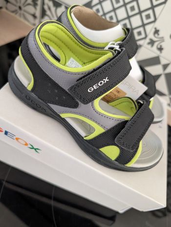 Sandales d'été garçon. Taille 29. Neuf. Geox 