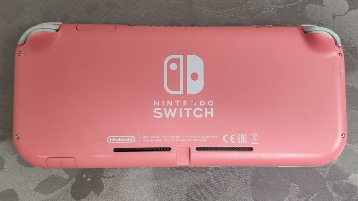 Nintendo Switch lite rose corail - photo numéro 4