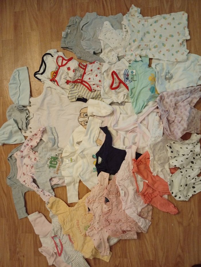 Lot vêtements naissance - 1 mois (35 pièces)