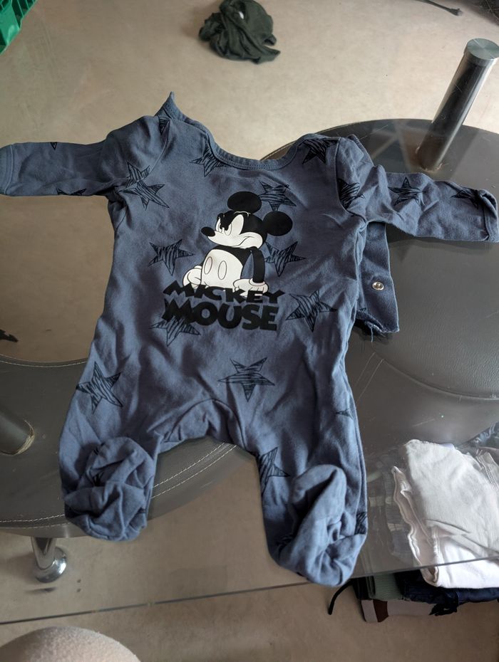 Lot de pyjamas  1 mois - photo numéro 4