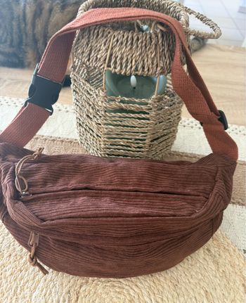 Sac banane côtelé marron