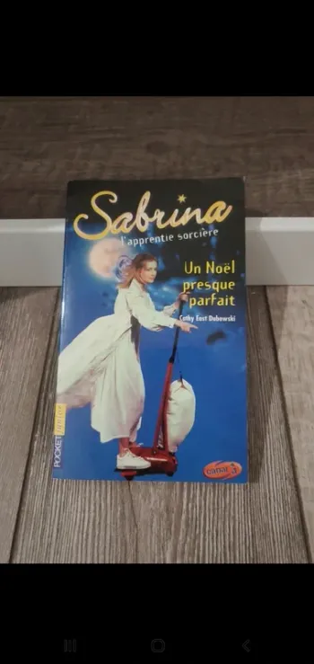 Livre Sabrina l'apprentie sorcière - un Noël presque parfait