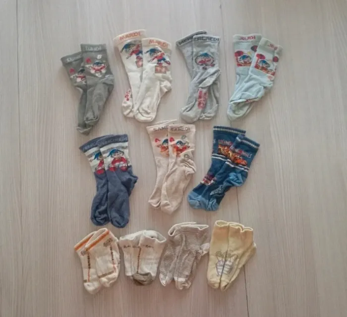 11 paires de chaussettes + 1 rajouter après photo(la dimanche)