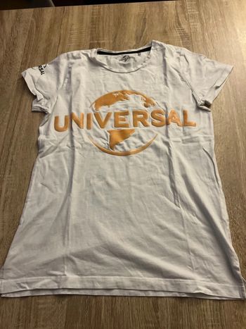 TEE shirt Universal