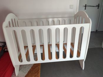 Lit barreaux et matelas