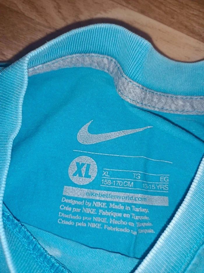 T-shirt vintage Nike garçon en état satisfaisant taille 13-15 ans - photo numéro 8