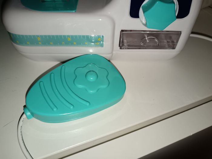 Machine à coudre - photo numéro 2