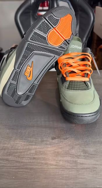 Jordan 4 Retro x UNDEFEATED