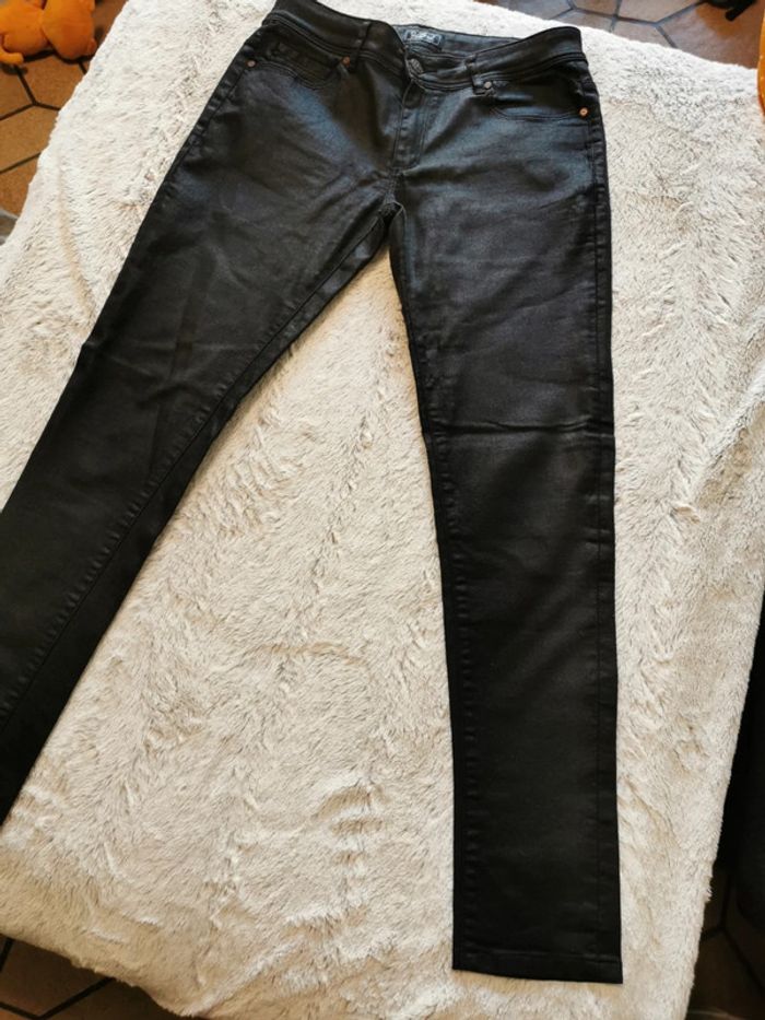 Pantalon enduit pailleté