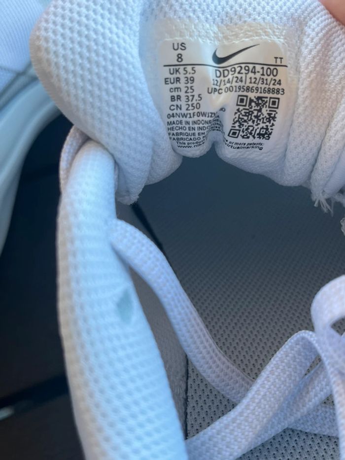 Baskets , Nike , Femmes , Blanches , Taille 39 , Neuves - photo numéro 7