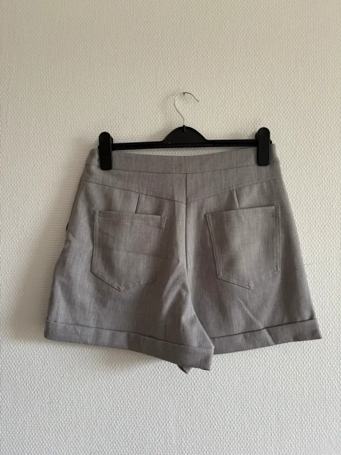 Short fluide gris - photo numéro 5