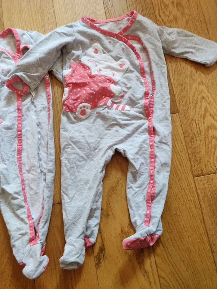 Lot 2 pyjamas du pareil au même - photo numéro 2