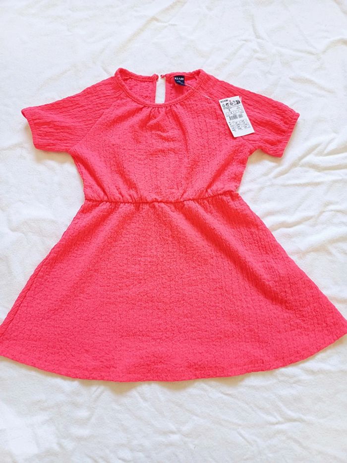 Robe été 5 ans neuve