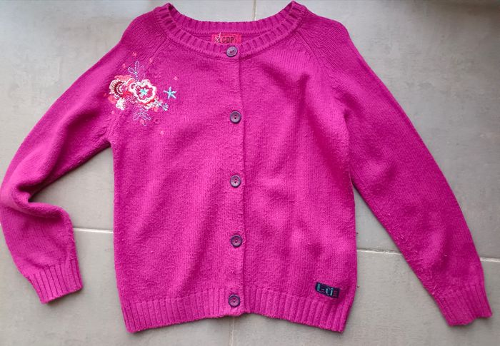 Lot de gilets, sweat, veste polaire fille en 5 ans - photo numéro 10