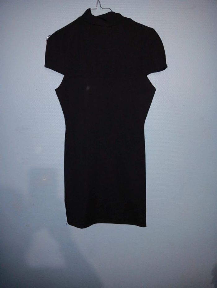 Robe noire - photo numéro 2