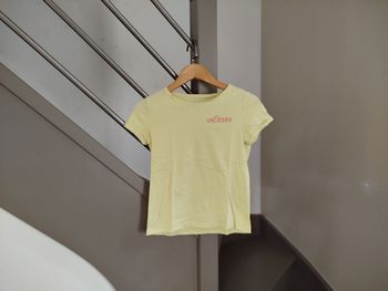 Tee-shirt jaune