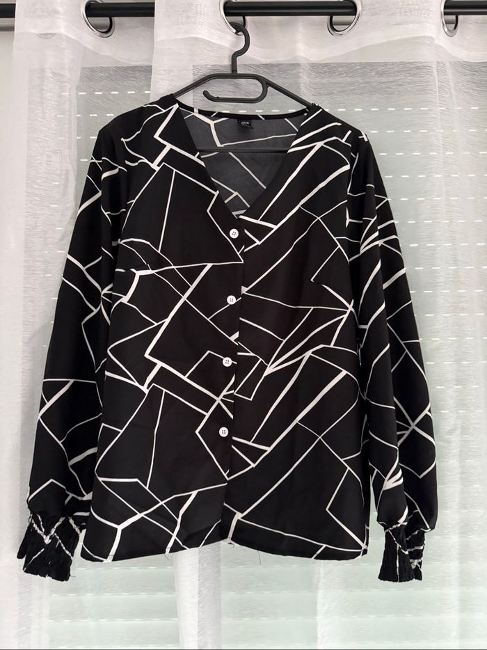 Blouse Shein noire et blanche - Taille 38 - Neuve jamais portée