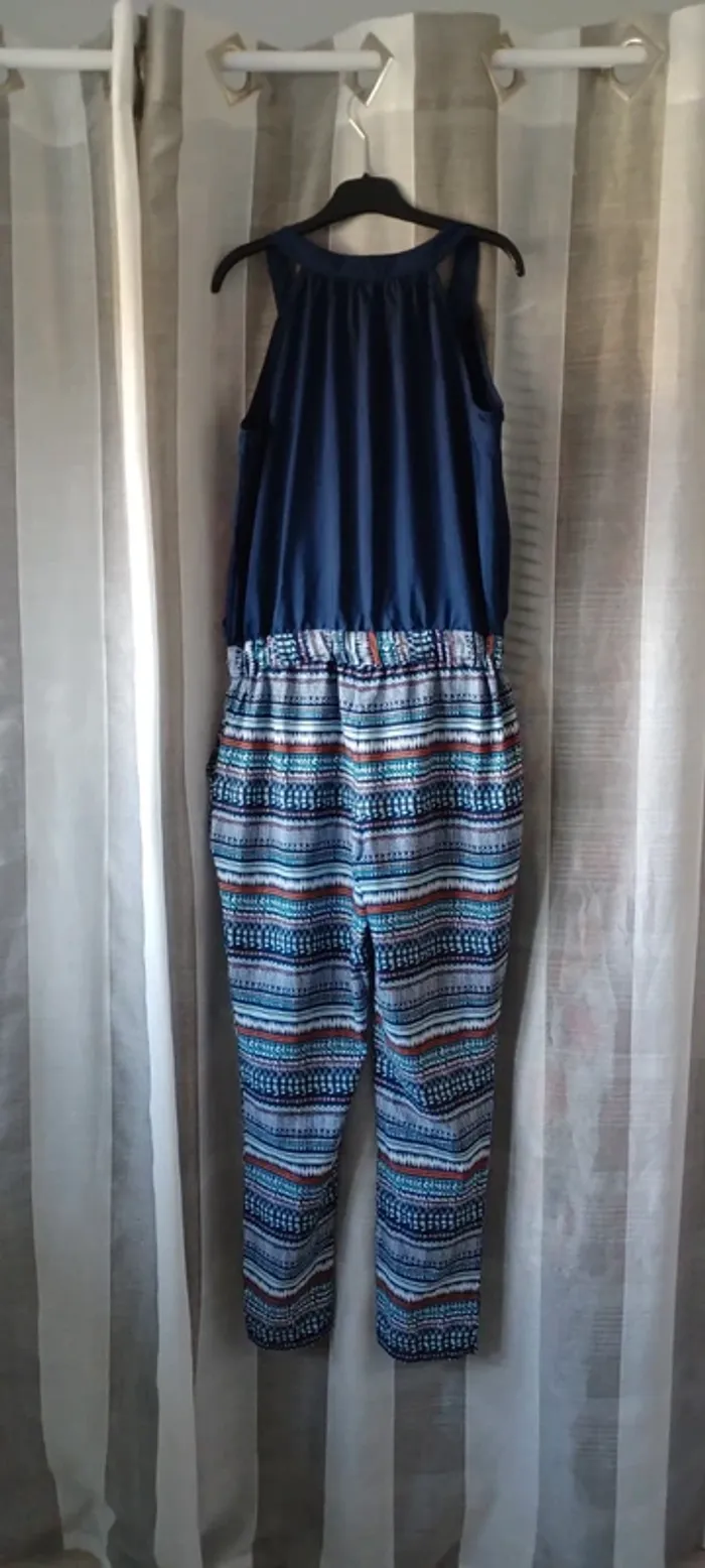 Très jolie combi-pantalon femme, bleu marine à motif, marque Tissaia, taille 40, comme neuve. - photo numéro 7