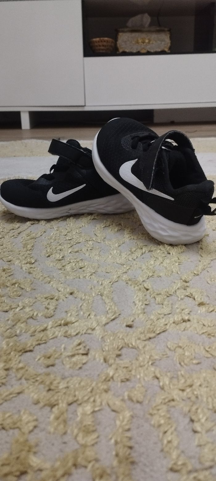 Basket Nike bébé 23,5 - photo numéro 3