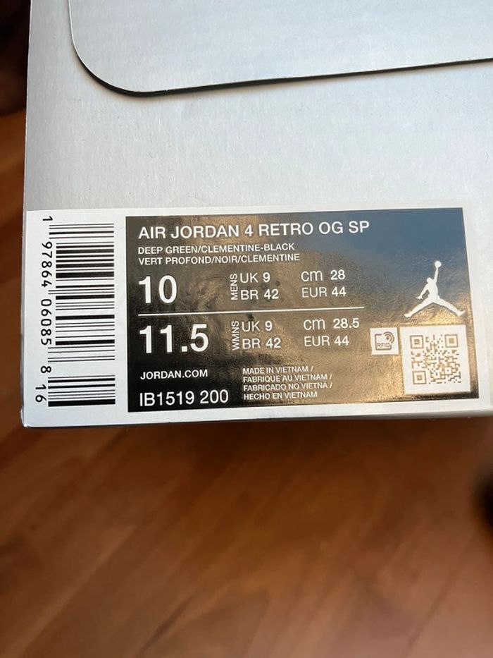 Jordan 4 retro OG undefeated 2025 44 - photo numéro 4