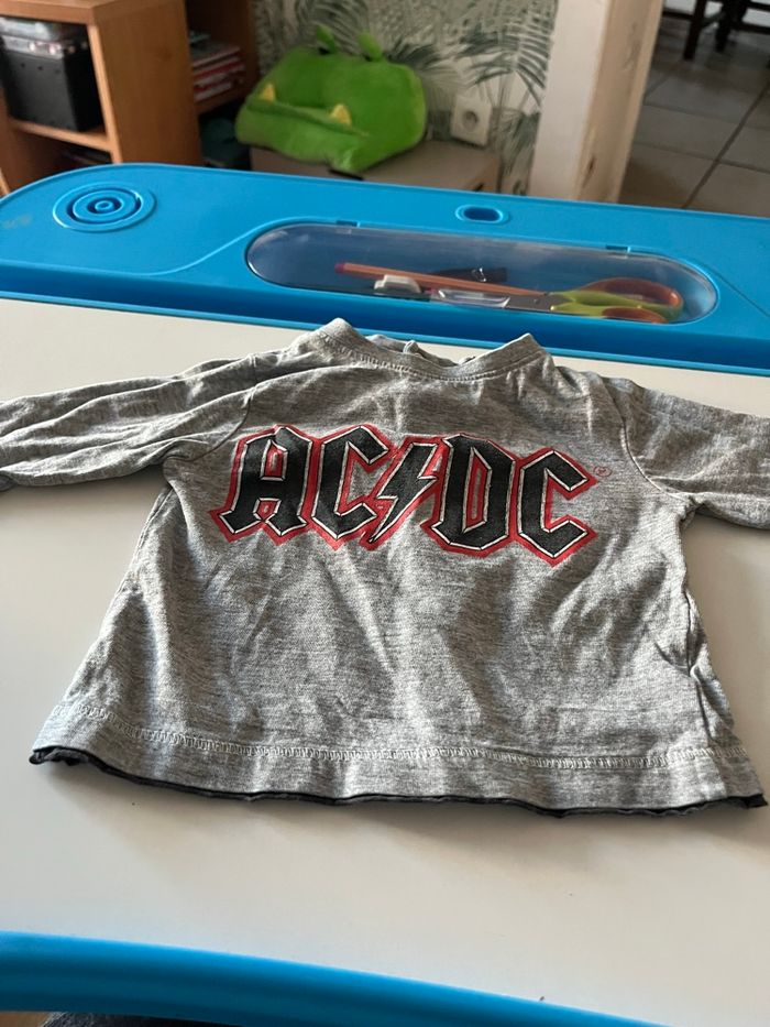 Pull fin acdc - photo numéro 3