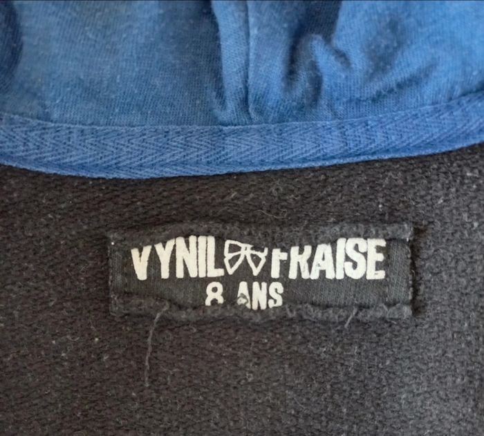 Sweat zippé à capuche 8 ans - photo numéro 3