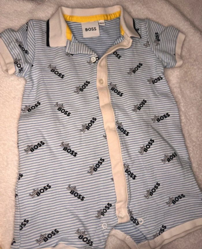 🌷Lot de vêtements et claquettes Hugo Boss bébé garçon taille 6 mois🌷 - photo numéro 3