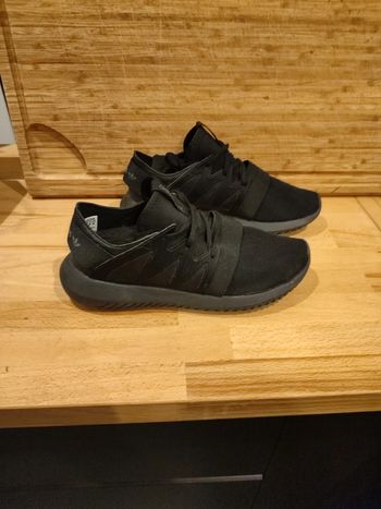 Adidas model art S 75912 noir taille 39.5