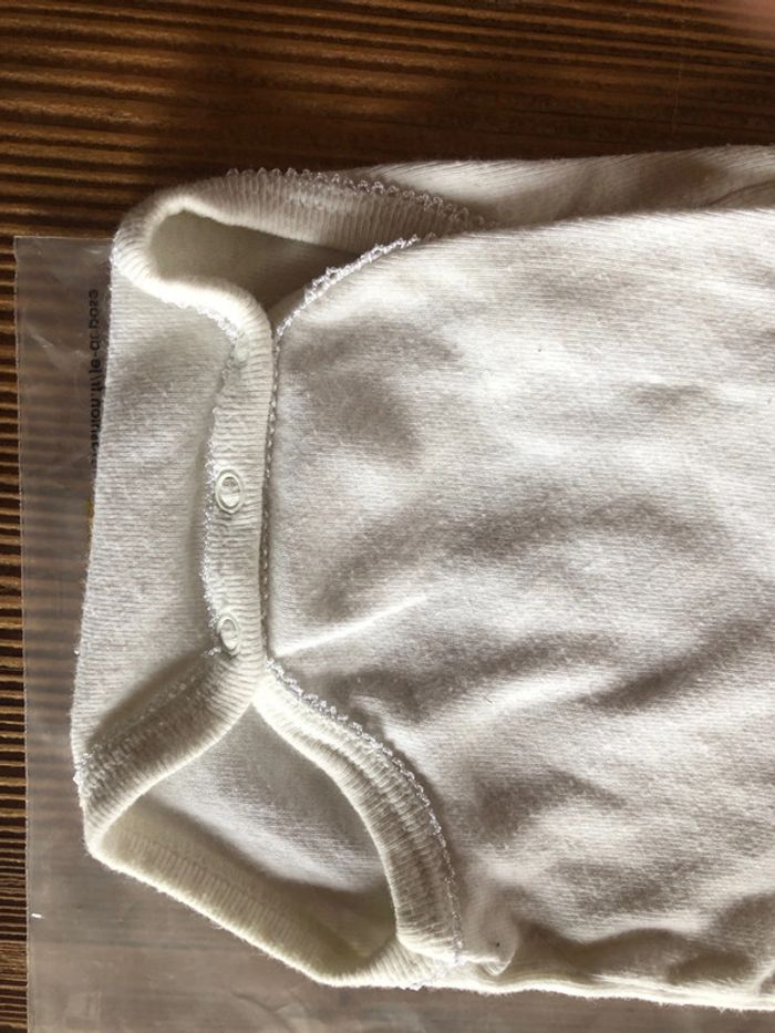 Lot deux bodies - photo numéro 3