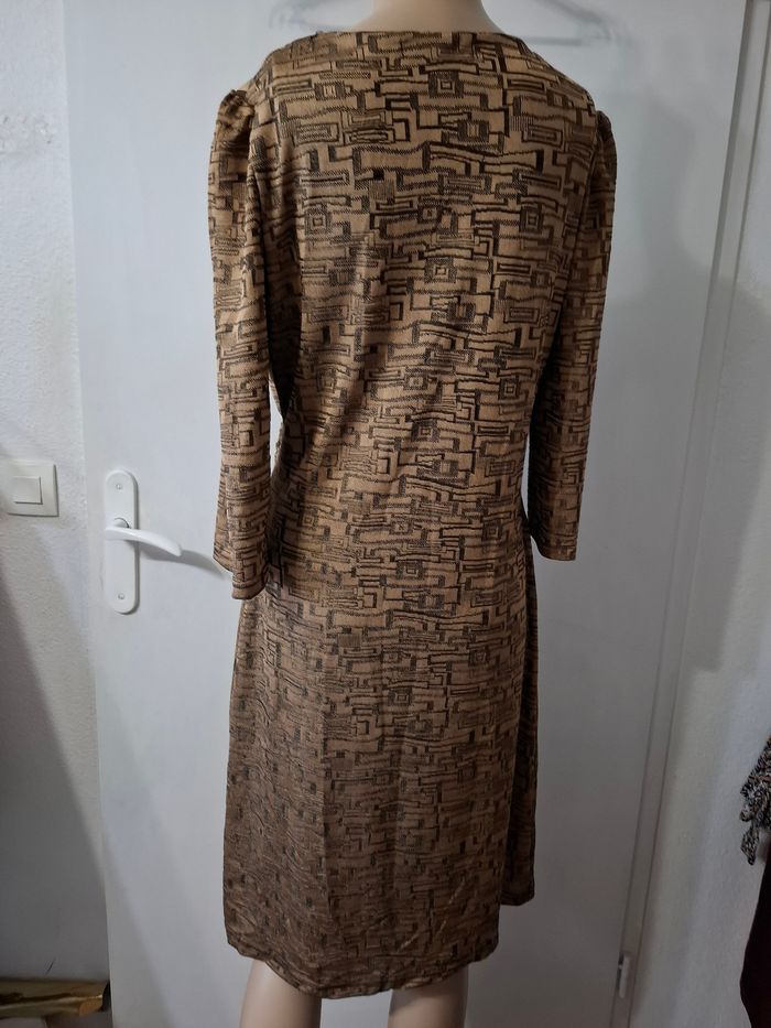 Robe taille 38/40 en très bon état - photo numéro 5