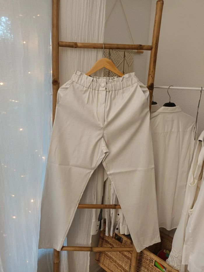 Pantalon style chino en simili cuir brillant neuf taille S
