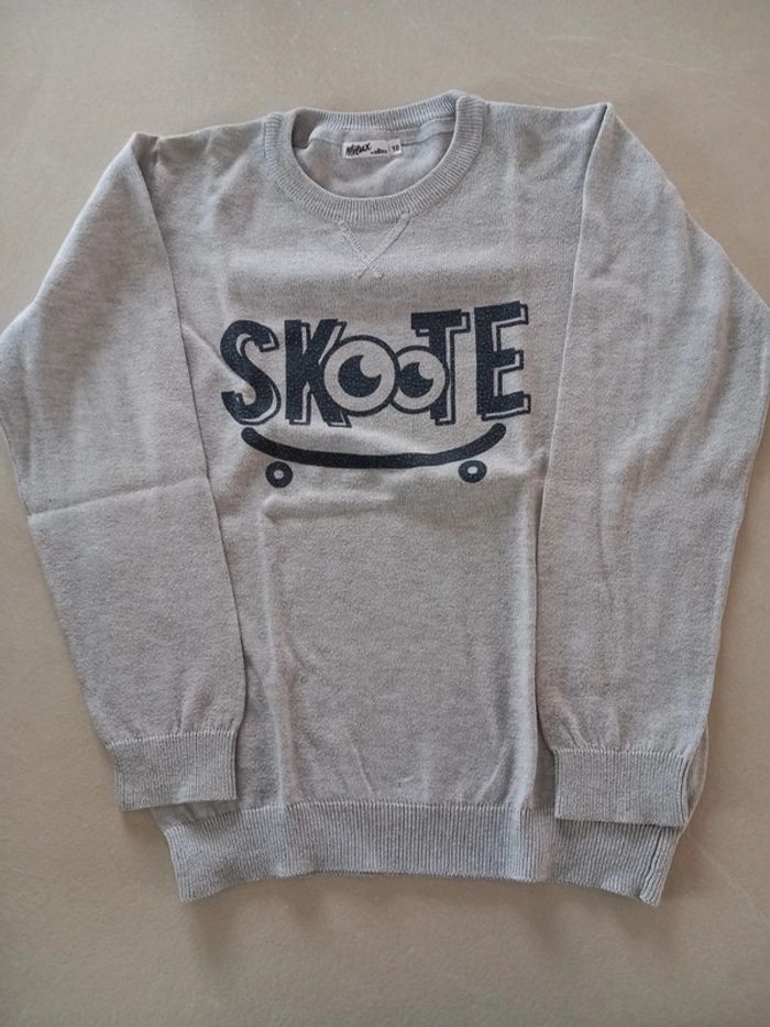 Pull gris
