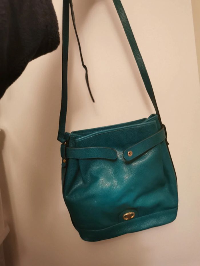 Joli sac à main en cuir turquoise
