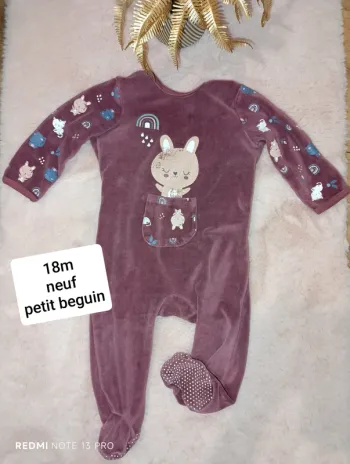 Pyjama petit beguin à poche devant lapinou bordeaux violet