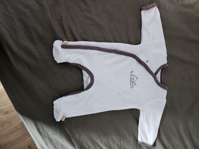 Pyjamas 1 mois - photo numéro 4