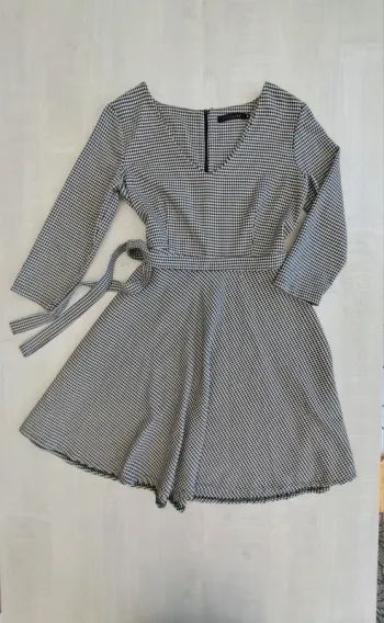 Robe Lola&Liza - taille 38 - motif pied de poule - décolleté en V - manches longues ceinture
