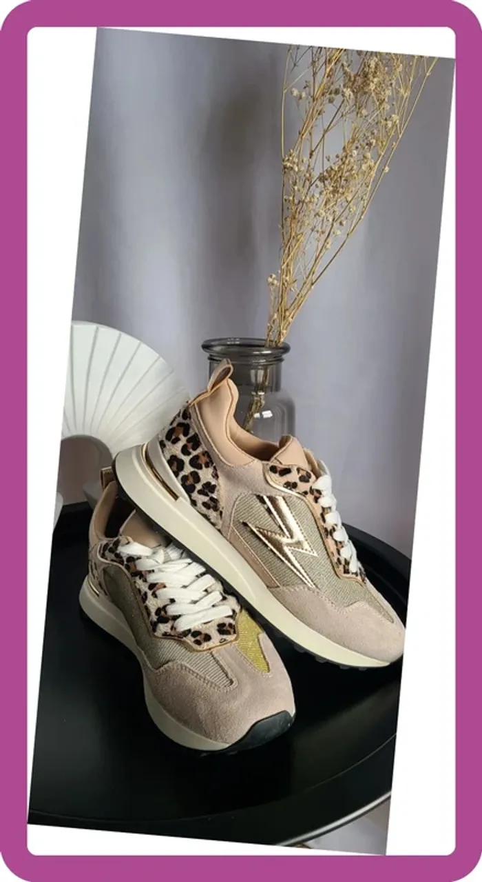 Basket à imprimé léopard beige, taille 38, neuves