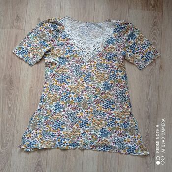 T-shirt à fleurs multicolores t40