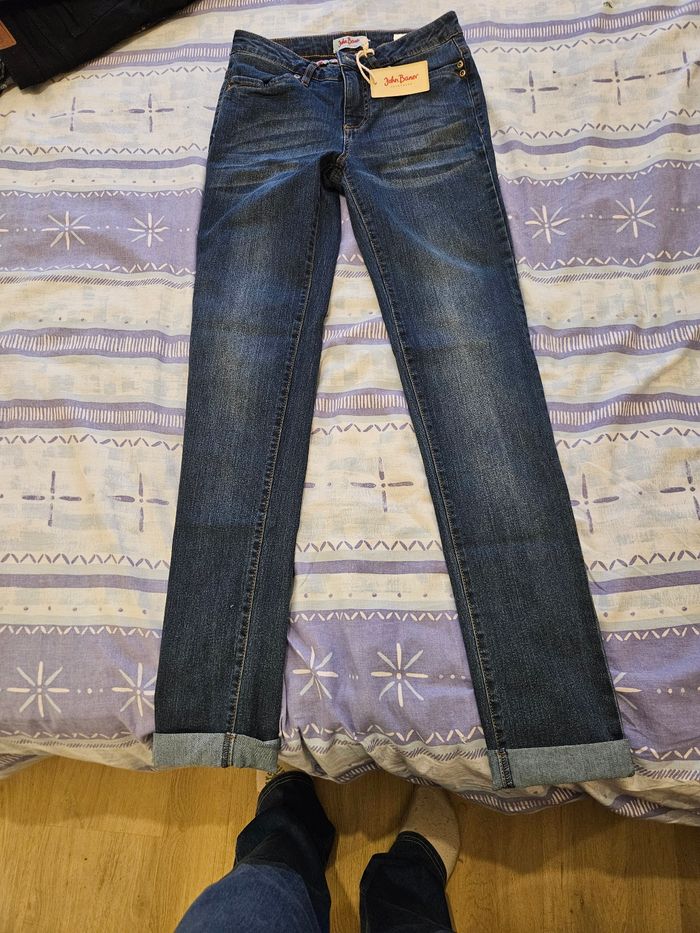 Pantalon neuf avec étiquette - photo numéro 3