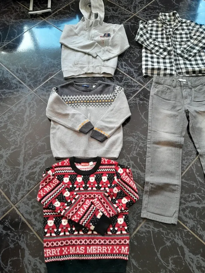 Lot vêtements 6 ans - photo numéro 2