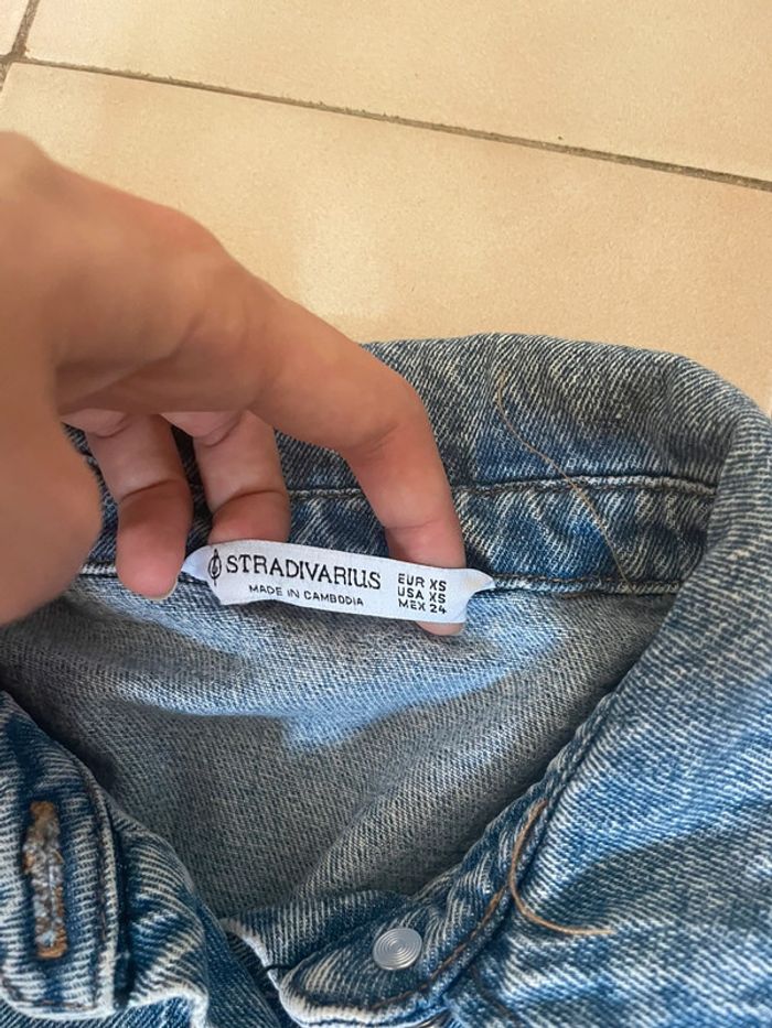 Robe courte en jean Stradivarius taille 34 - photo numéro 3