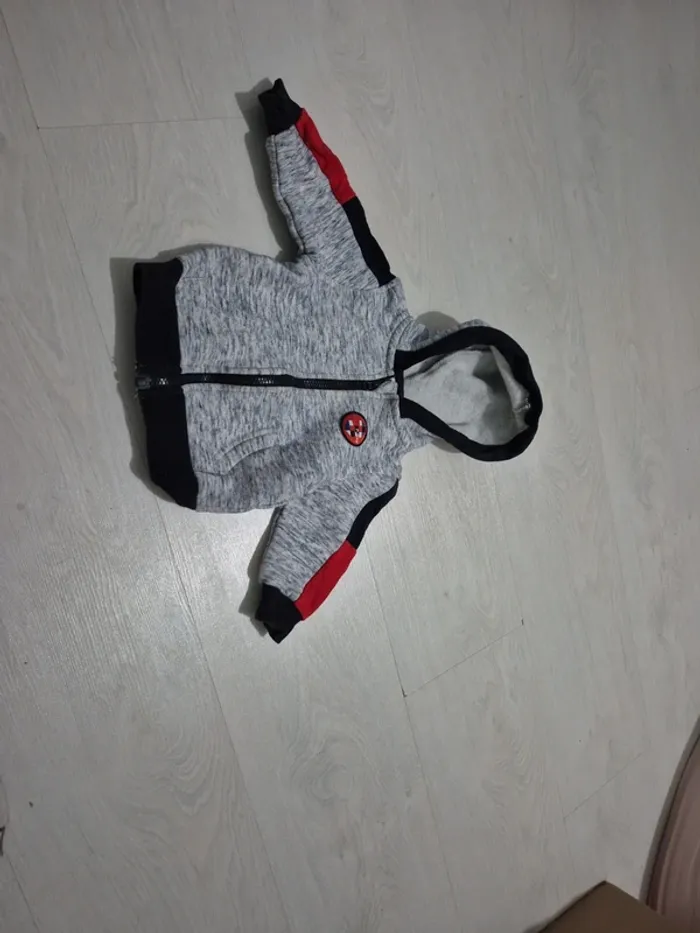 Sweat à zip