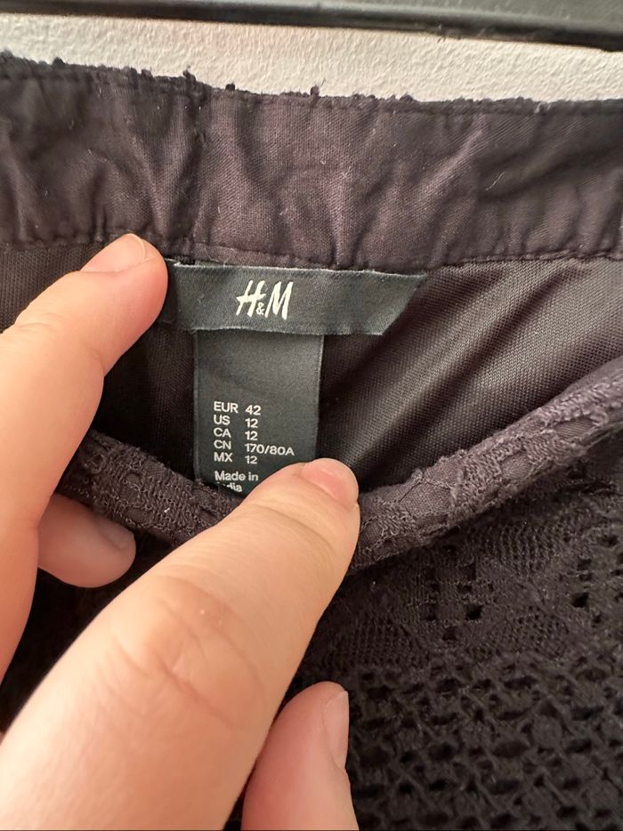 Short H&M taille 42 noire - photo numéro 2