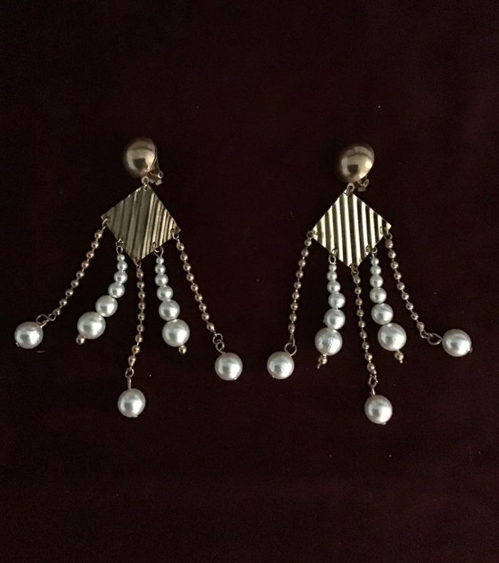 Beaux clips vintage couture. Années 80