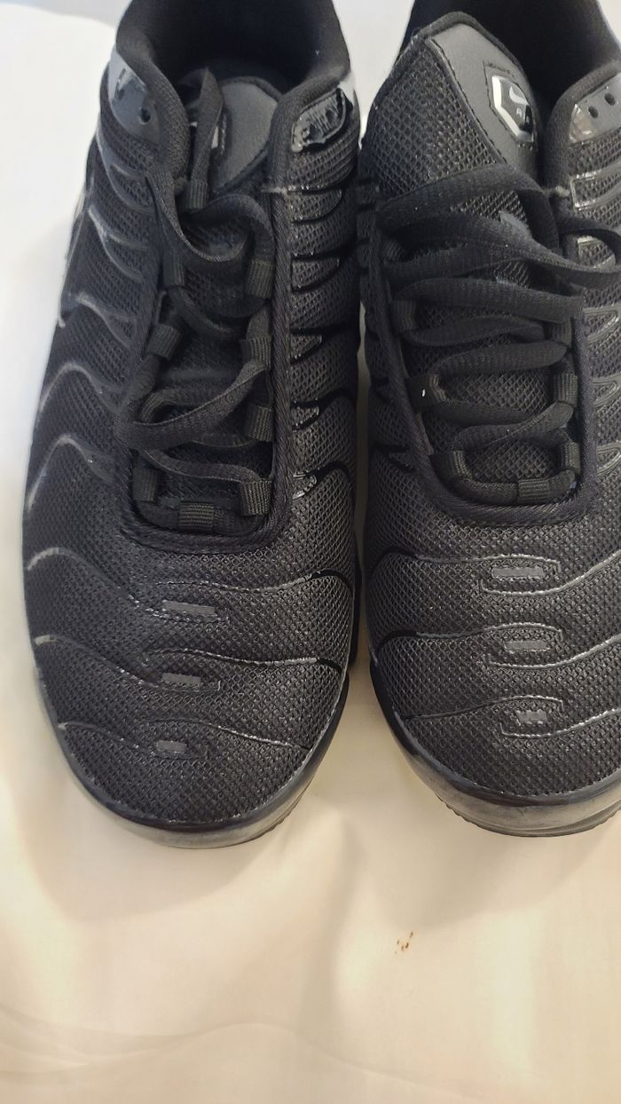 TN full black neuve jamais porté - photo numéro 3